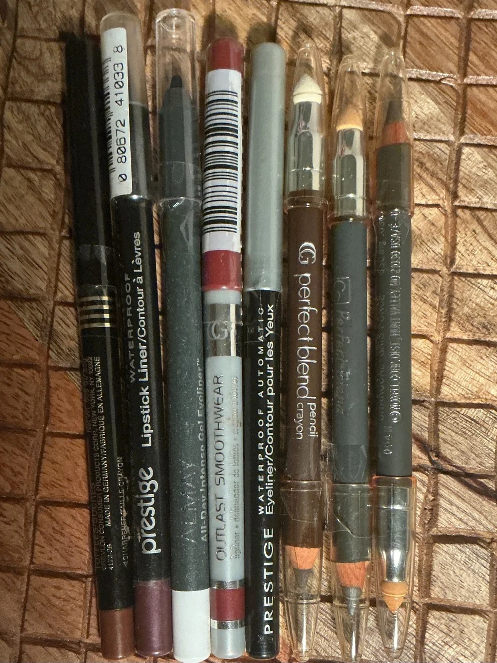 NEW 8 piece Women Makeup Eyeliner and Lipliner Set - Brown, Taupe, Plum